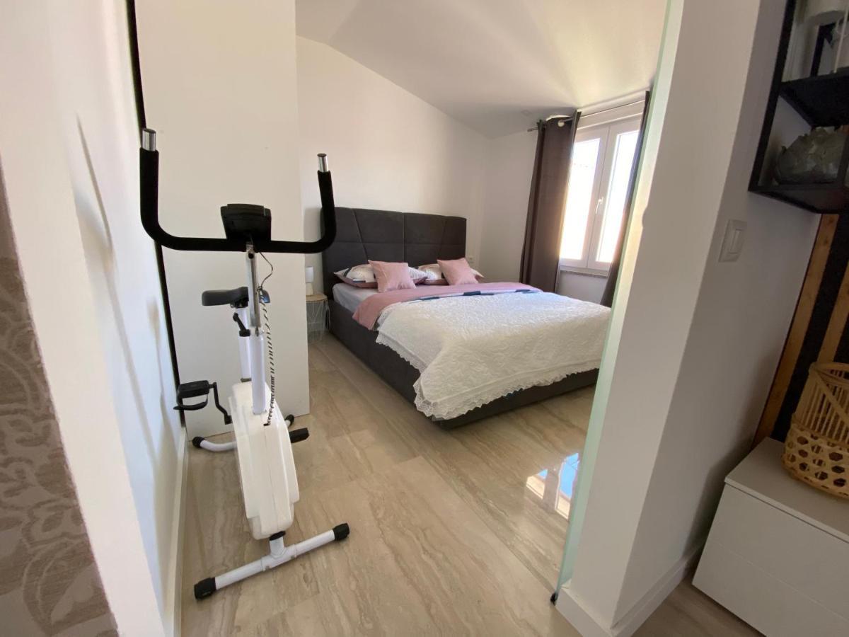 זאדאר Apartman Hajdi מראה חיצוני תמונה